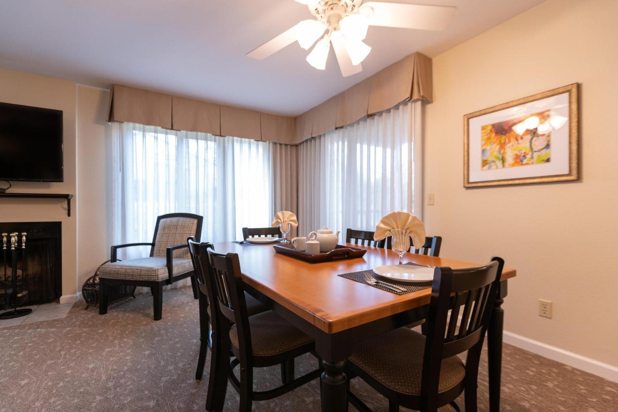 San Diego Country Estates Ramona Room photo